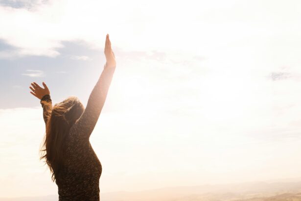 happy-woman-on-beach-mindbody-connection