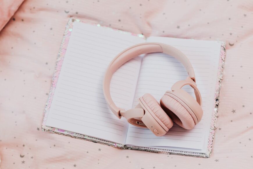 pink-headphones