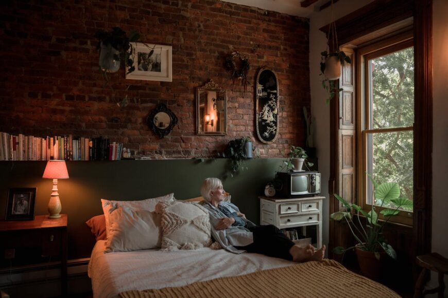 lady-alone-in-bed